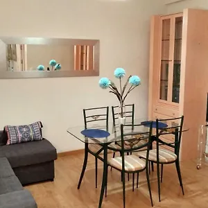 Eduardo Lucena 5, Patios Apartamento